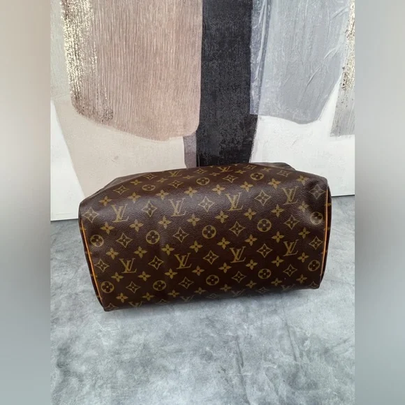 🌵Authentic Louis Vuitton Speedy 35 Monogram🌵